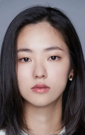 Фотография актёра Чон Ё-бин (Jeon Yeo-bin)