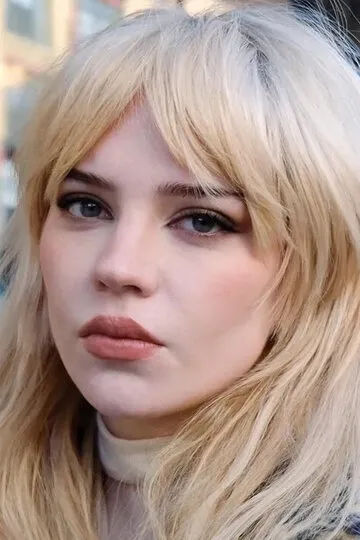 Фотография актёра Софи Тэтчер (Sophie Thatcher)