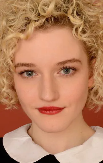 Фотография актёра Джулия Гарнер (Julia Garner)