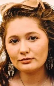 Фотография актёра Эмма Кинни (Emma Kenney)