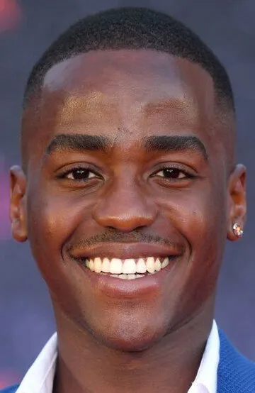 Фотография актёра Шути Гатва (Ncuti Gatwa)