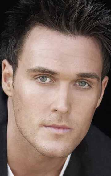 Фотография актёра Овайн Йомэн (Owain Yeoman)
