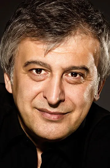 Фотография актёра Хусейн Авни Даньял (Hüseyin Avni Danyal)