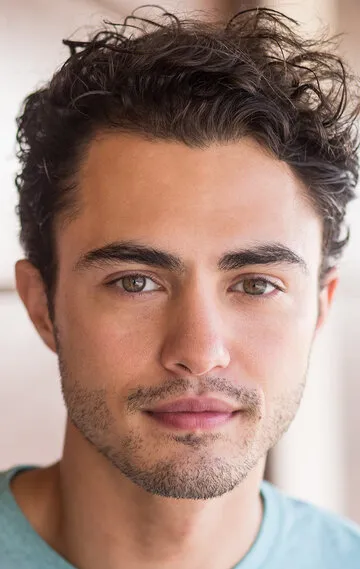 Фотография актёра Даррен Барнет (Darren Barnet)