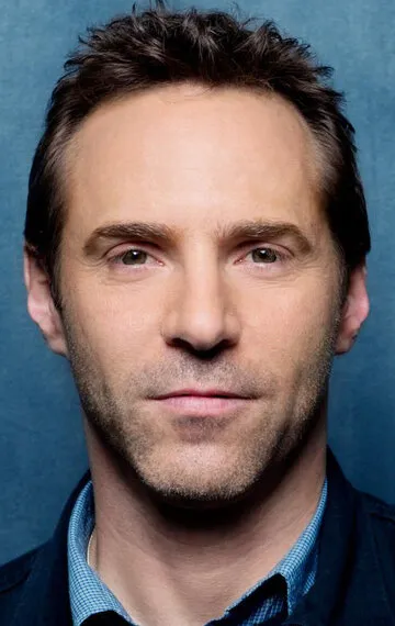 Фотография актёра Алессандро Нивола (Alessandro Nivola)