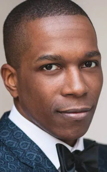 Фотография актёра Лесли Одом мл. (Leslie Odom Jr.)