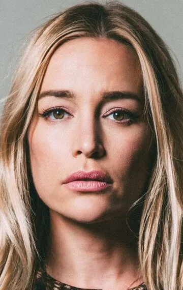 Фотография актёра Пайпер Перабо